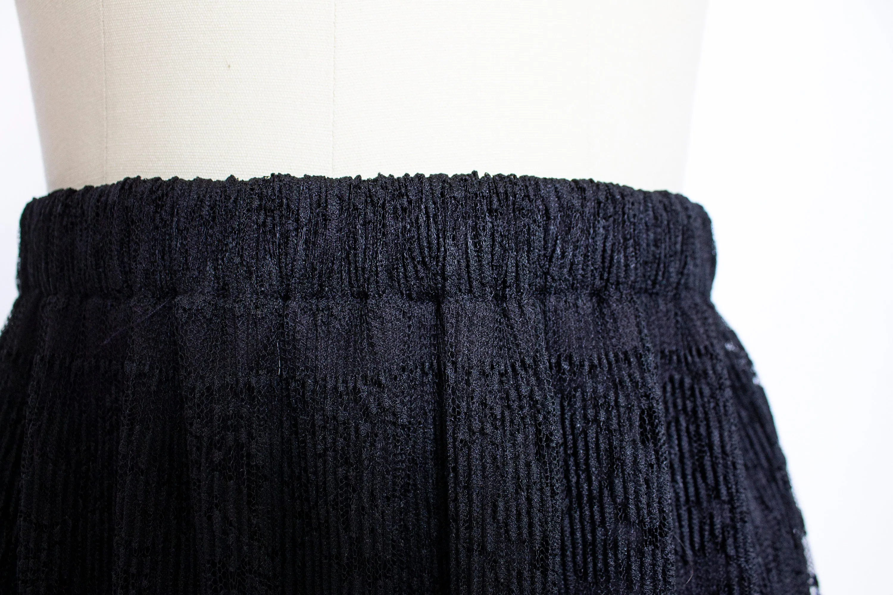 1980s VICTOR COSTA Skirt Black Lace Full Small