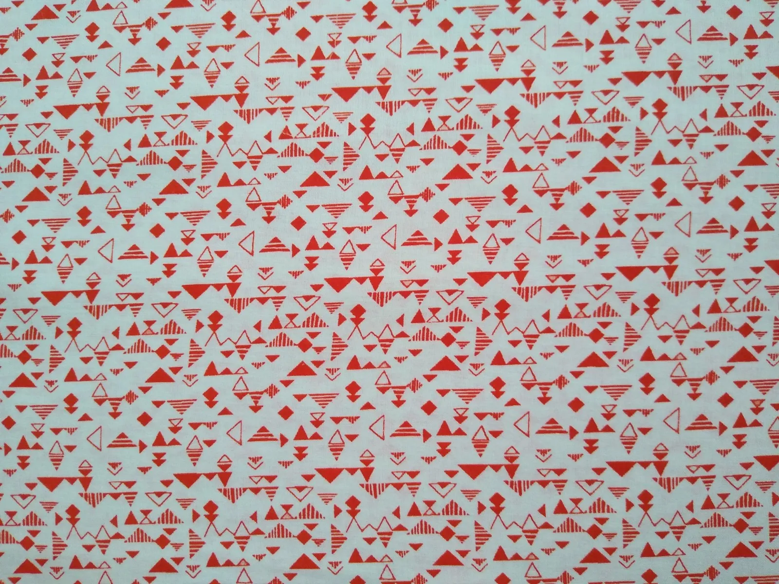 Cotton Lawn / Triangles / Red