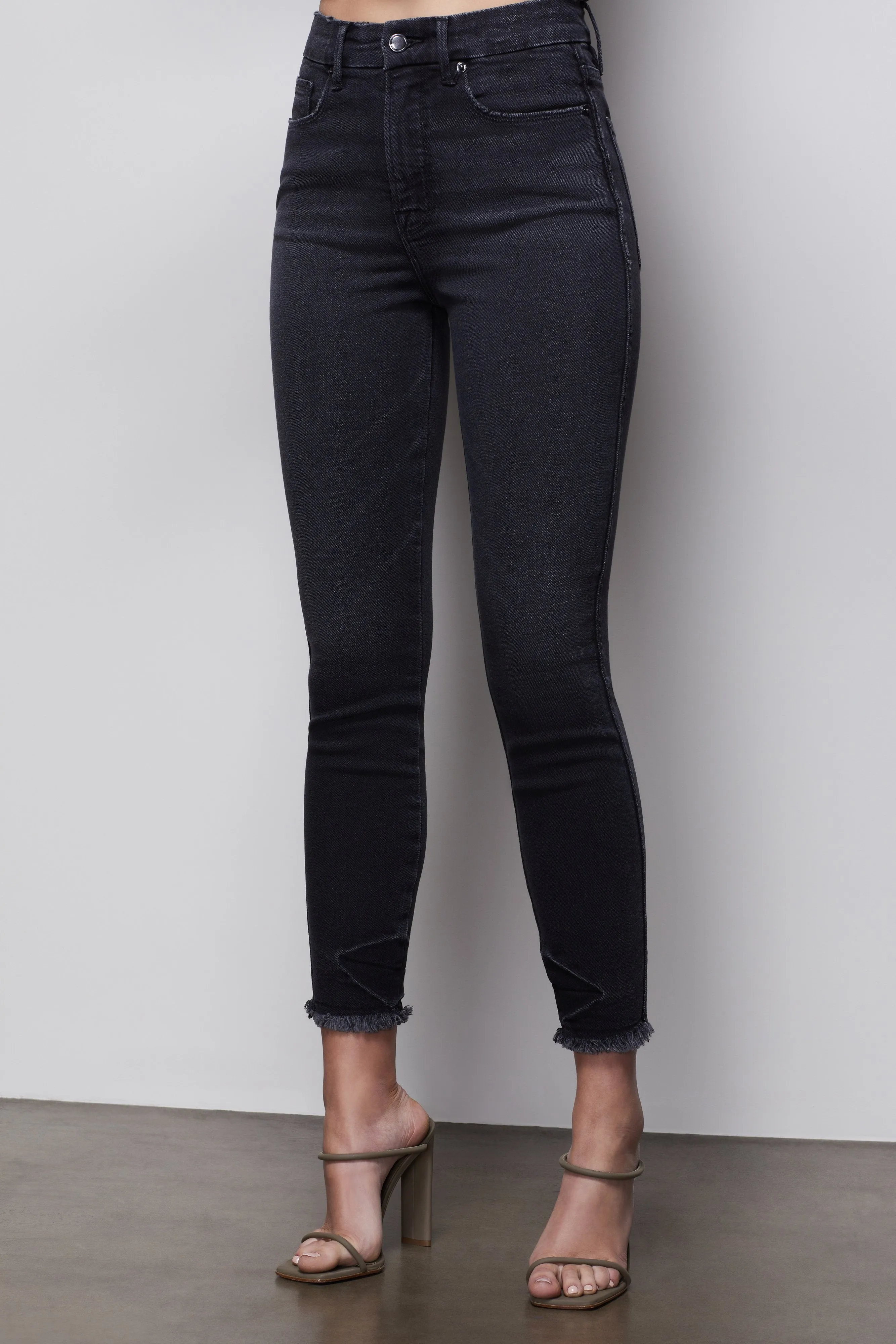 GOOD CURVE SKINNY | BLACK085