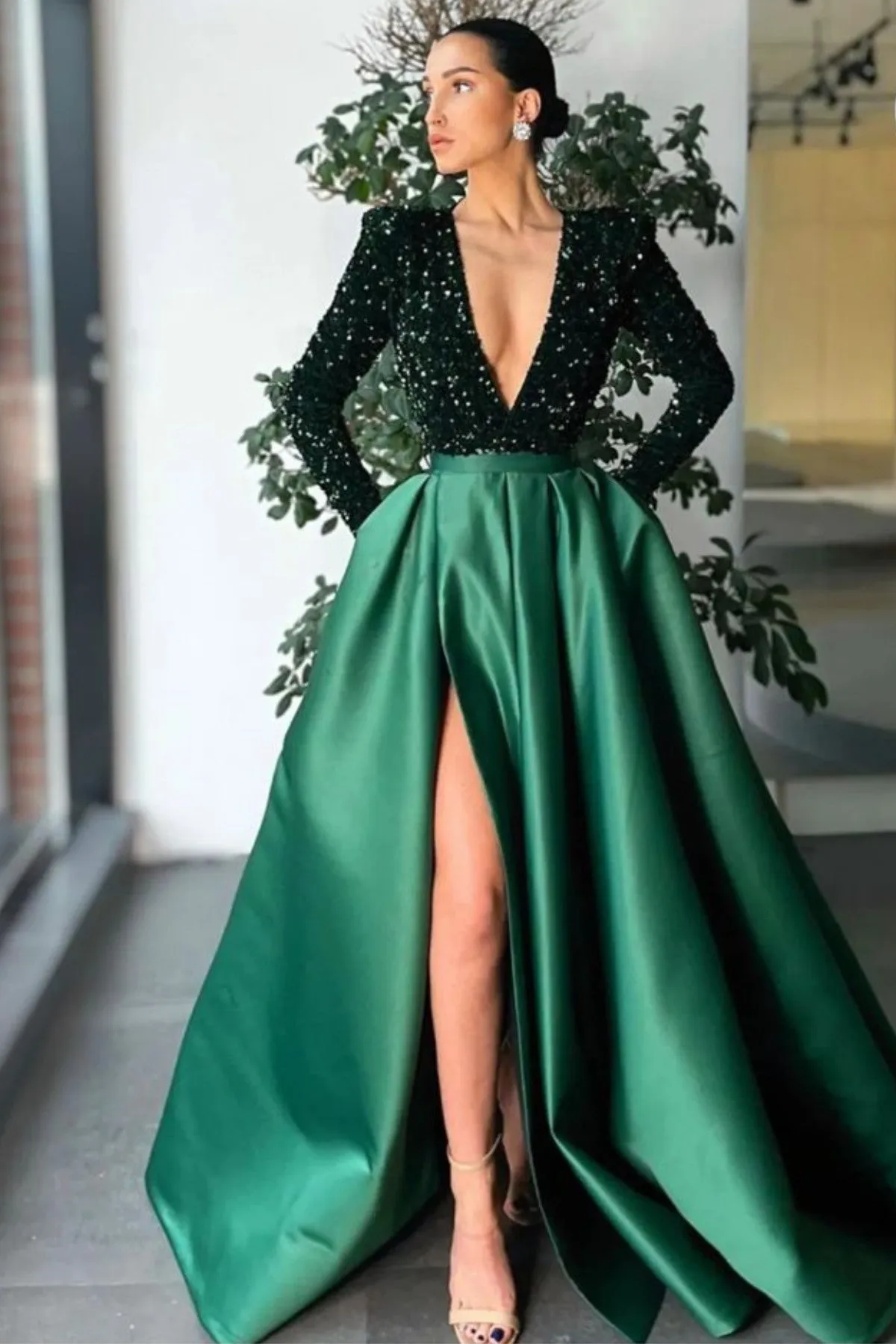 Stunning LIA STUBLLA Emerald Verona Evening Gown